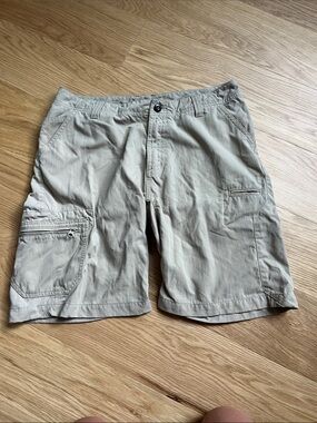 Patagonia Men’s Late Shift Shorts-Tan Cargo Shorts size 34